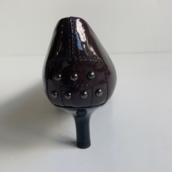 Tod’s mocha patent leather pump kitten heel studded heel rubber pebble outsole - Picture 15 of 16